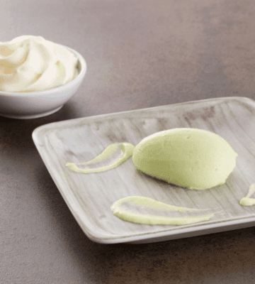 Mousse de petits pois et espuma de jambon