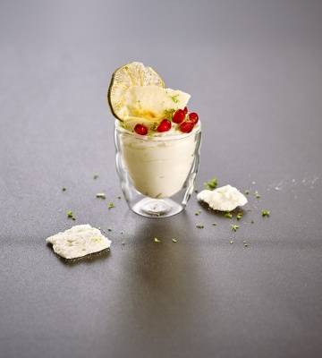 Limettenmousse mit Granatapfel-Eiweiss-Crash