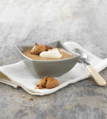 Amaretti-Crème-Brûlée mit knackiger Zuckerkruste 