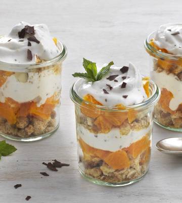 Stracciatella-Mandarinen-Trifle mit Cantucci-Crunch   