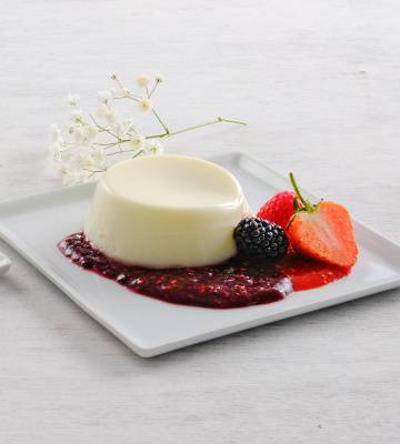 Quarkflan mit Beerencoulis 