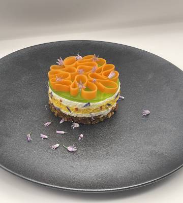 Duett von Mascarpone- und Karottenmousse