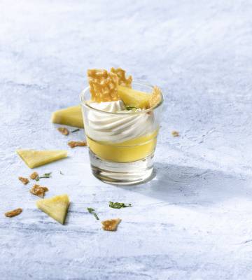 Mousse Kokos mit Mango & Ananas 
