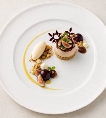 Feigen-Mousse-Törtchen mit Nusscrumble & Vanilleglace